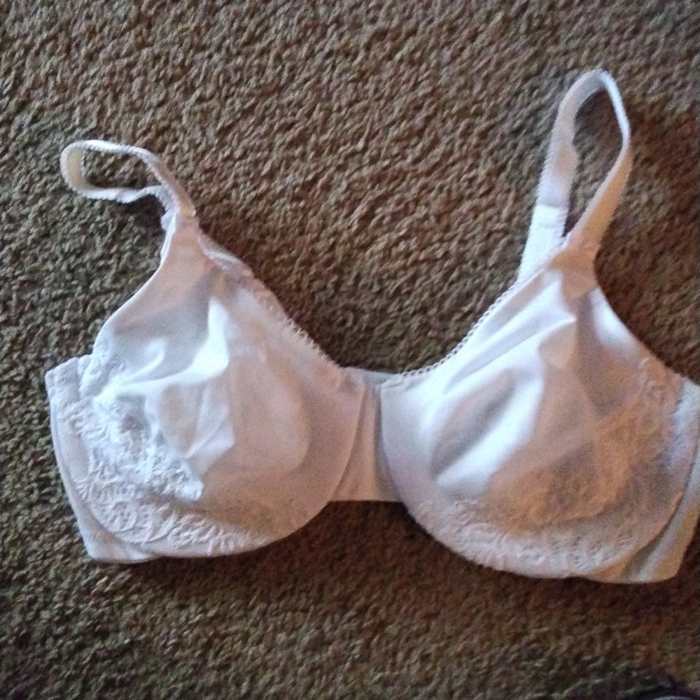 Olga White Lace Detail Bra 35063 38D